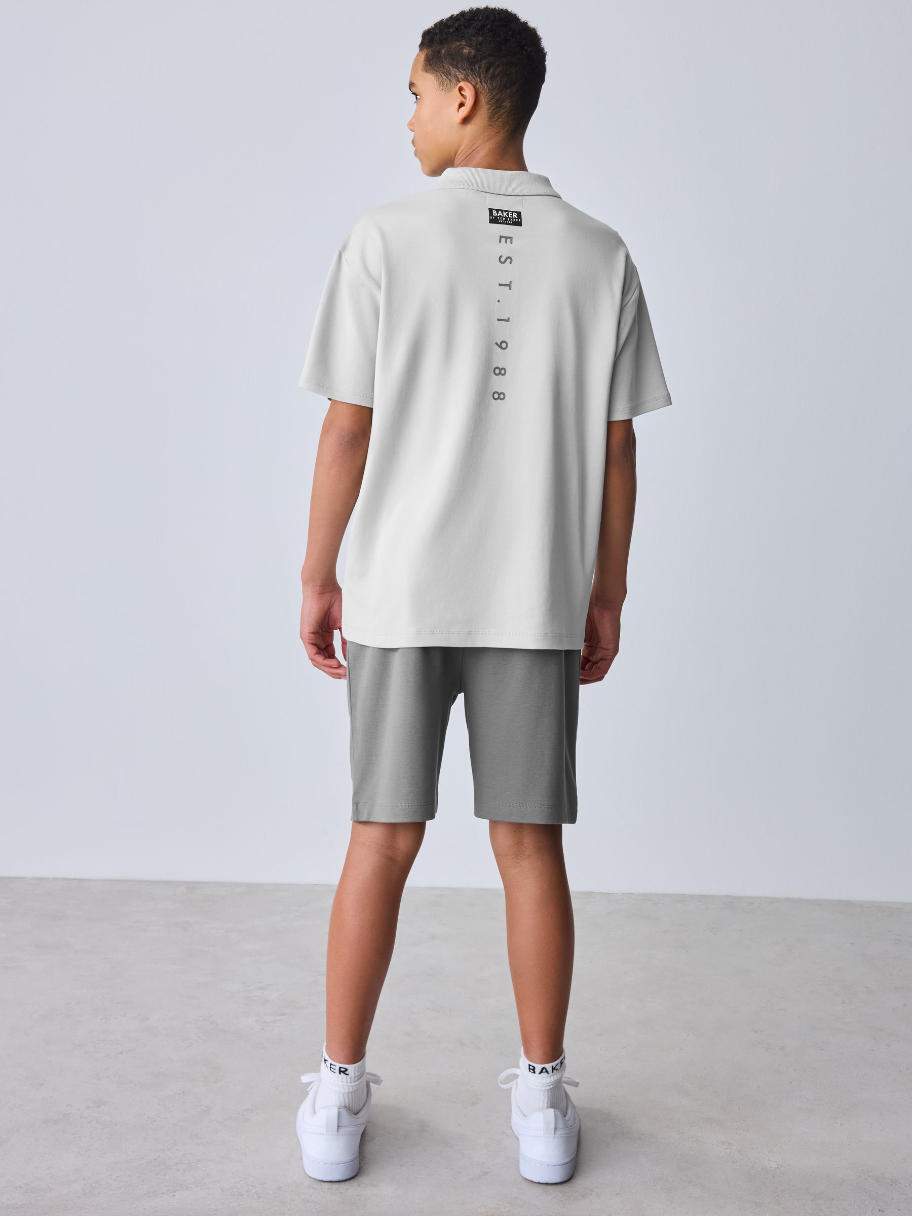 Next：日本 グレー - Baker by Ted Baker オーバーサイズ ポロシャツ