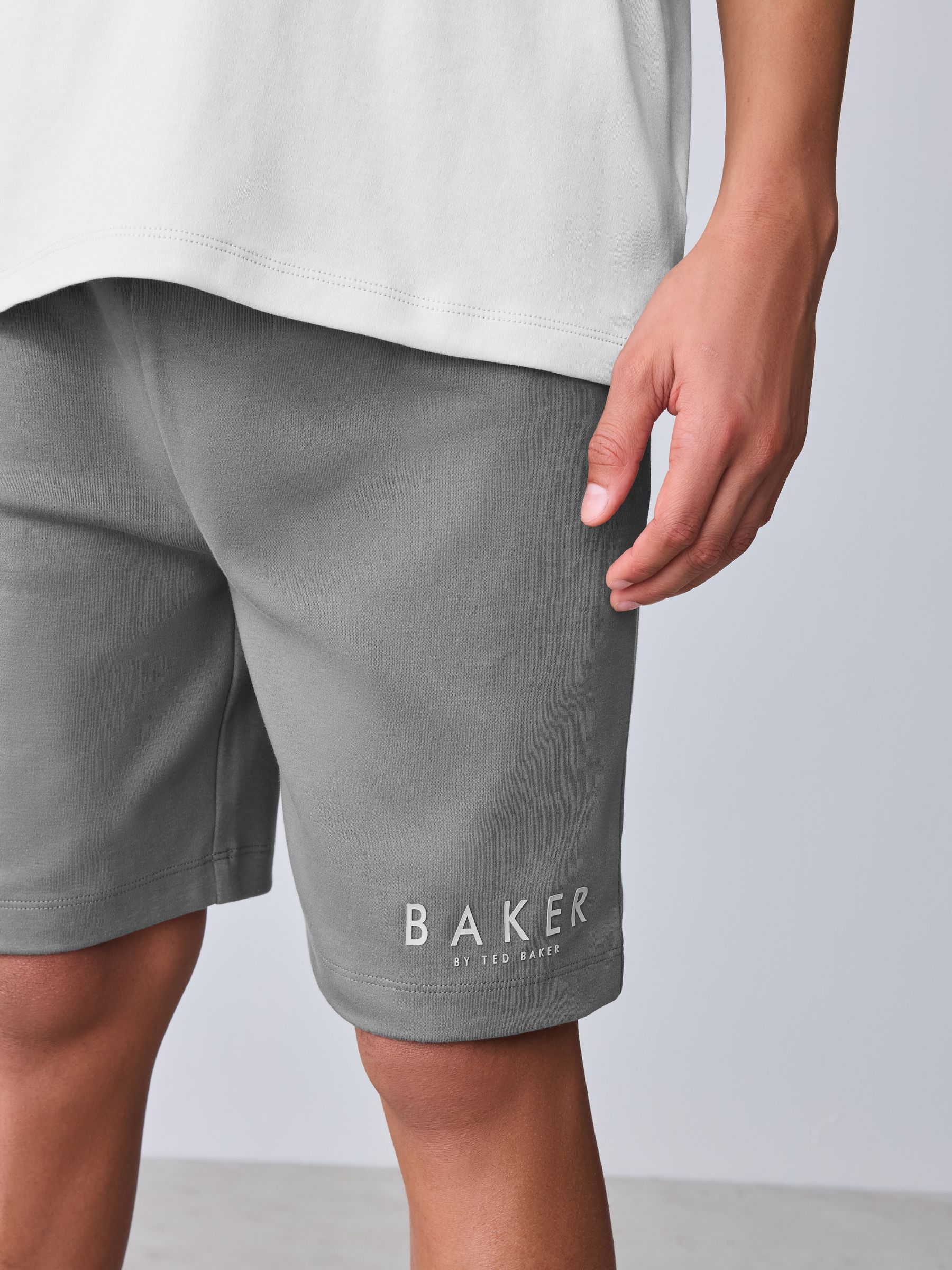 Next：日本 グレー - Baker by Ted Baker オーバーサイズ ポロシャツ