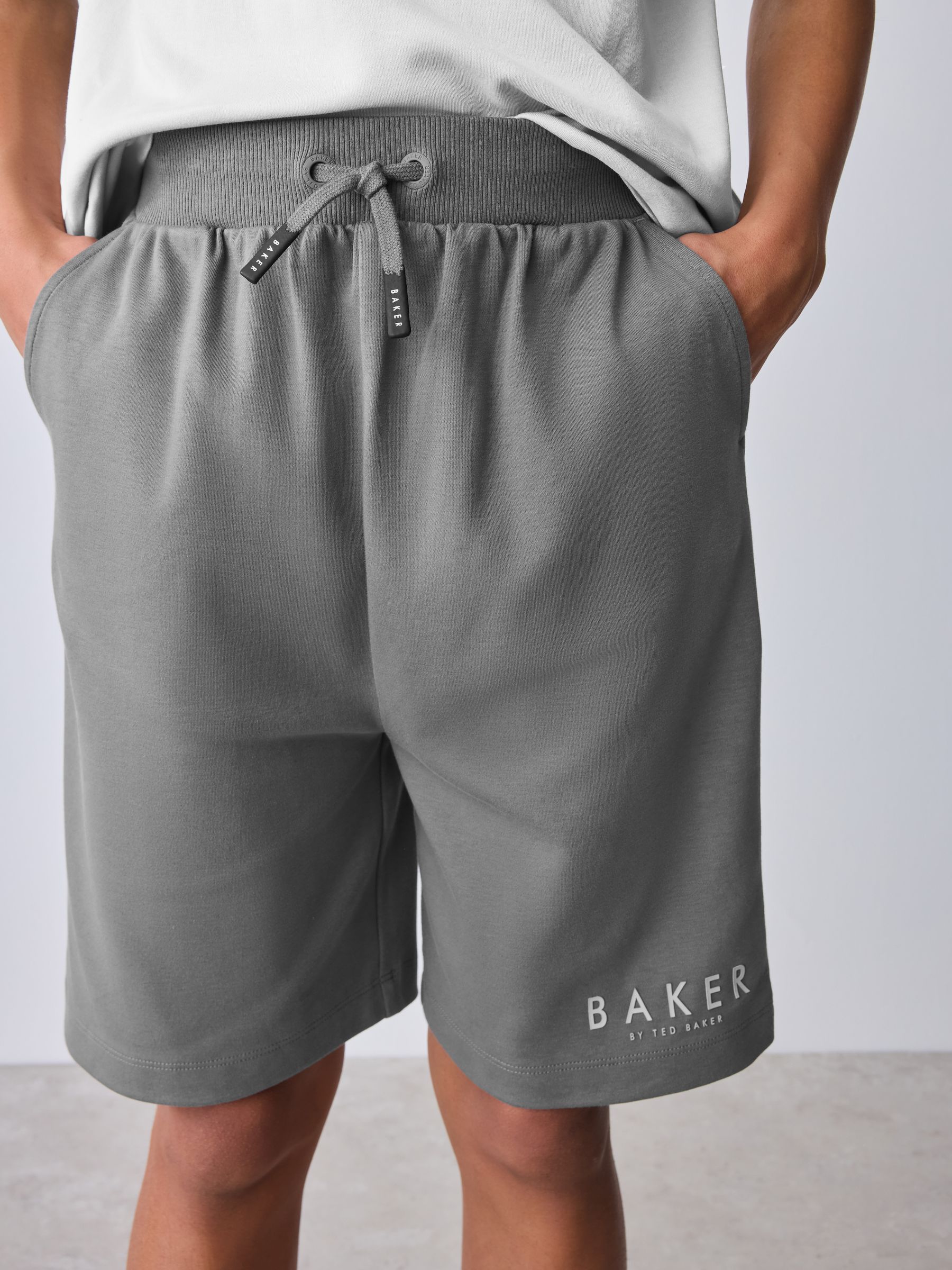 Next：日本 グレー - Baker by Ted Baker オーバーサイズ ポロシャツ