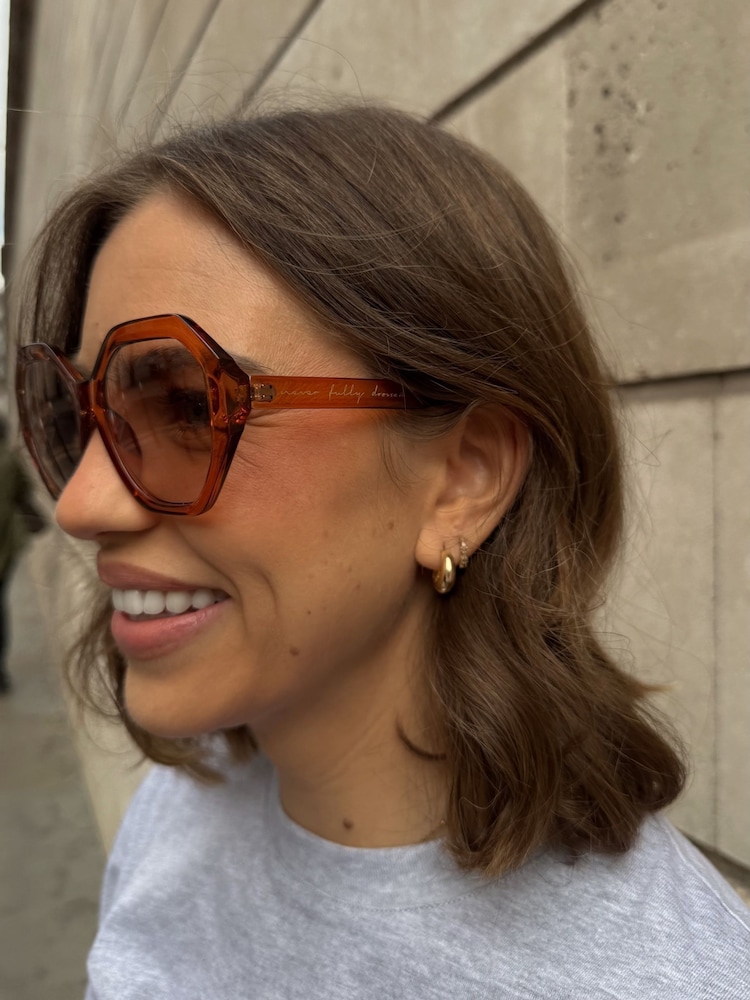 Never Fully Dressed Sunglasses with Case - Bilde 2 av 4