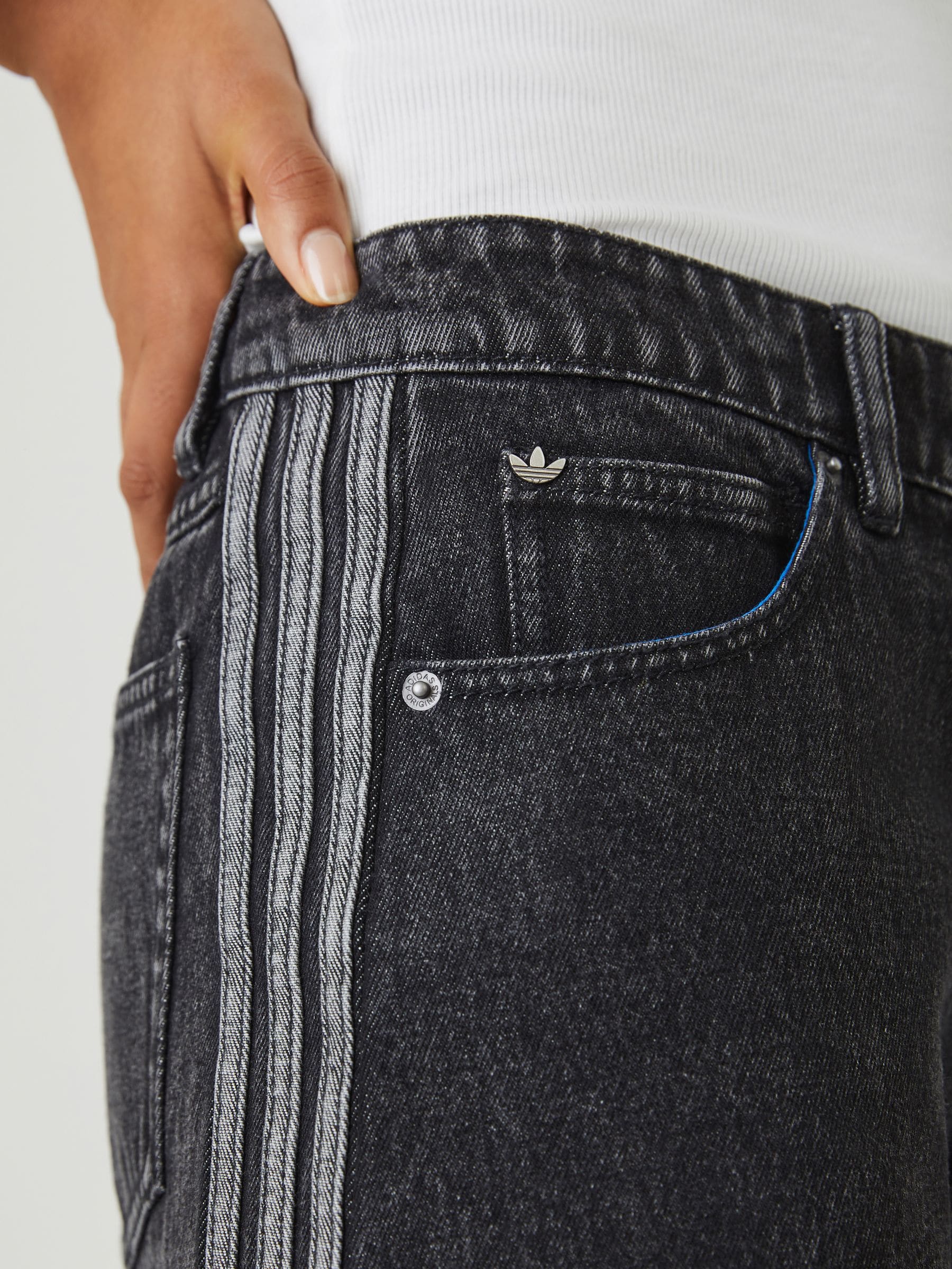 seedビ2② Comprar Shorts jeans Adidas Original Firebird from Next Brazil