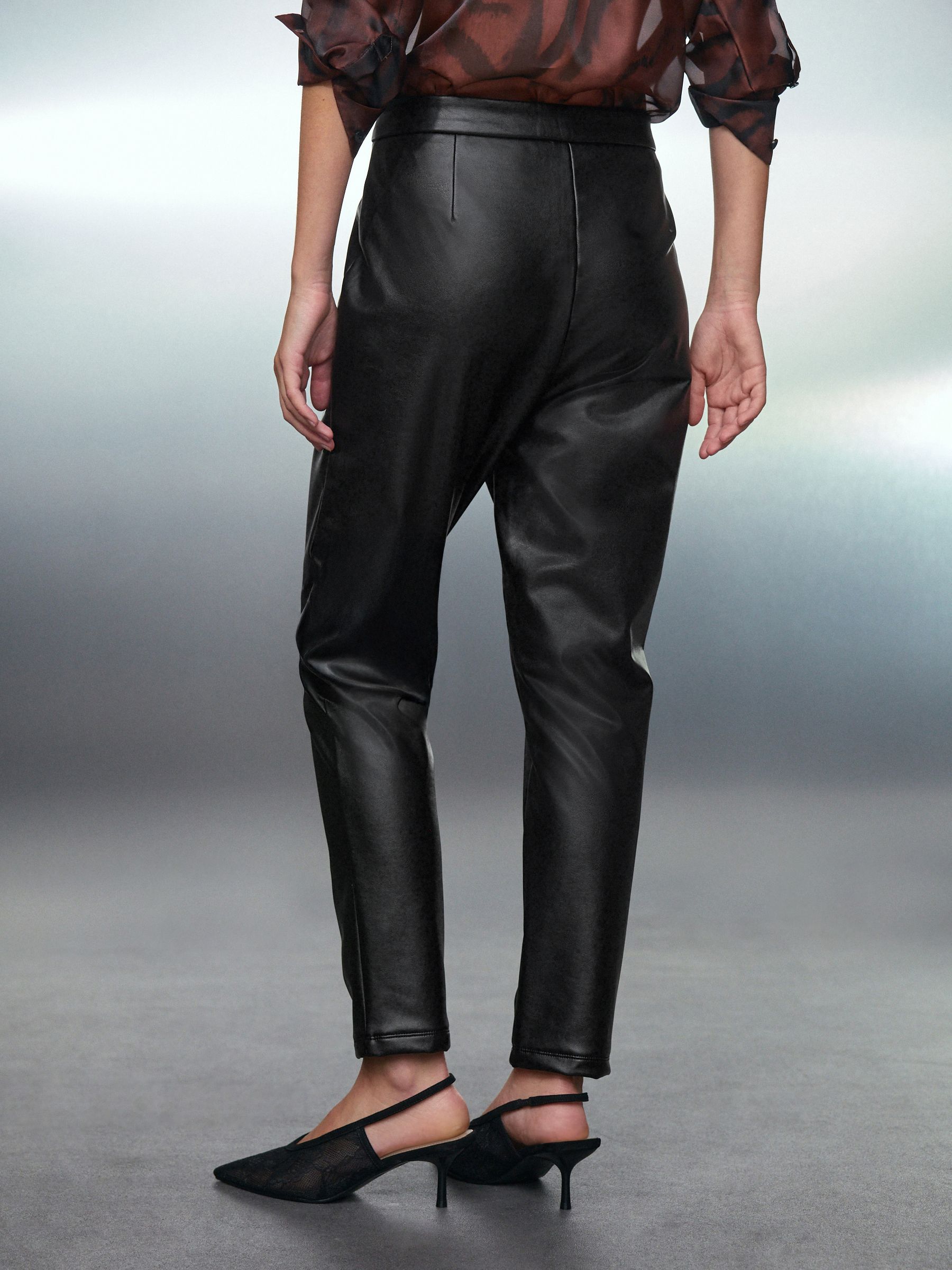 Cumpără Negru - Faux Leather Skinny Fit Trousers from Next Romania