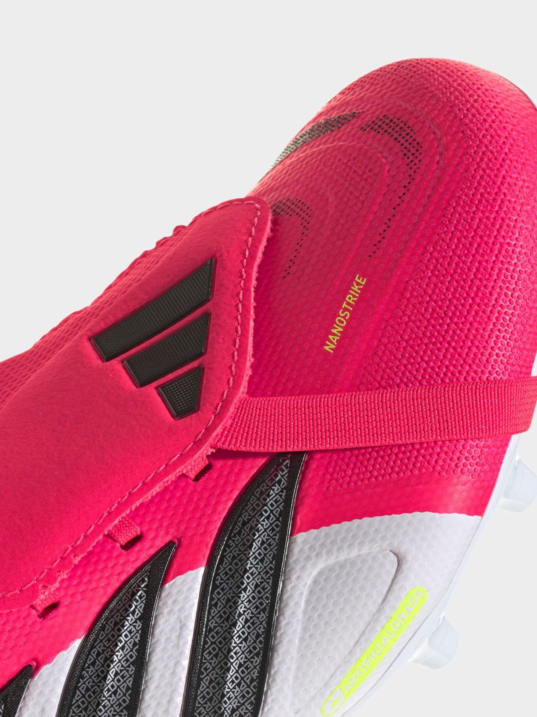 ⚽️ページ Next：日本 adidas Predator League FoldOver Tongue 人工芝用サッカー