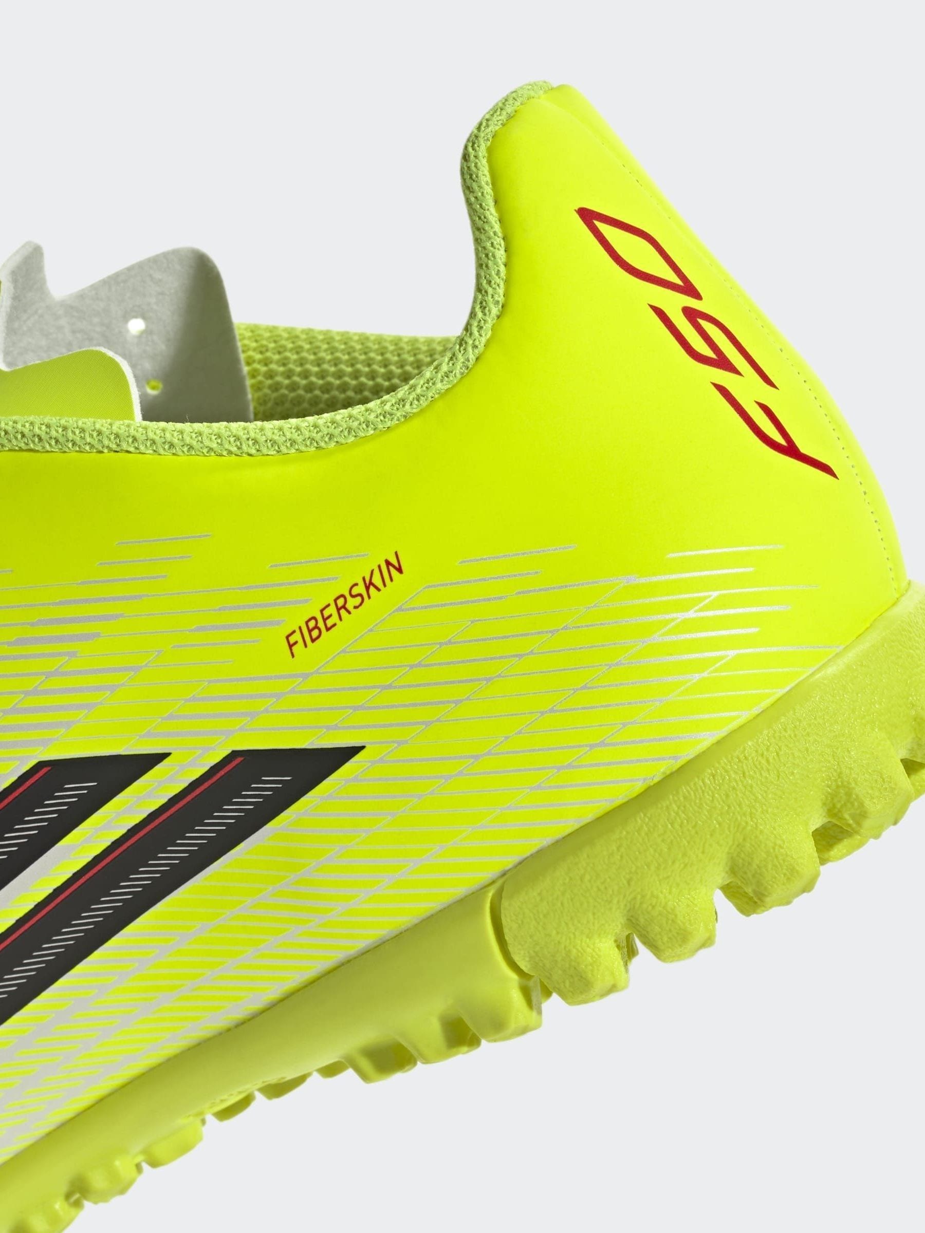 Next：日本 イエロー - adidas キッズ F 50 Club ターフ サッカー