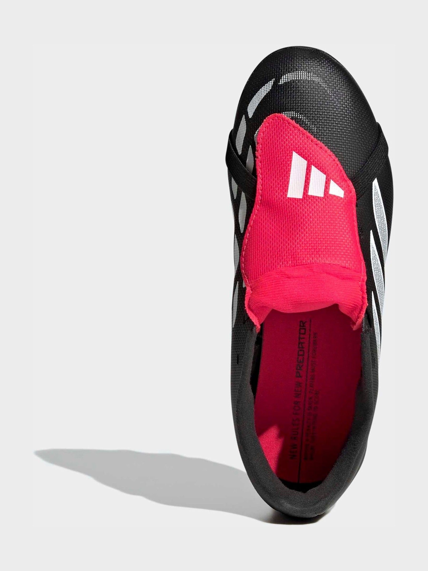 Next：日本 ブラック - adidas プレデタークラブ天然芝／マルチ