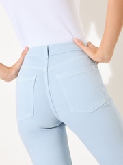 أزرق فاتح - جينز بقصّة رجل مستقيمة تصل للكاحل من Friends Like These - صورة 4 من 4