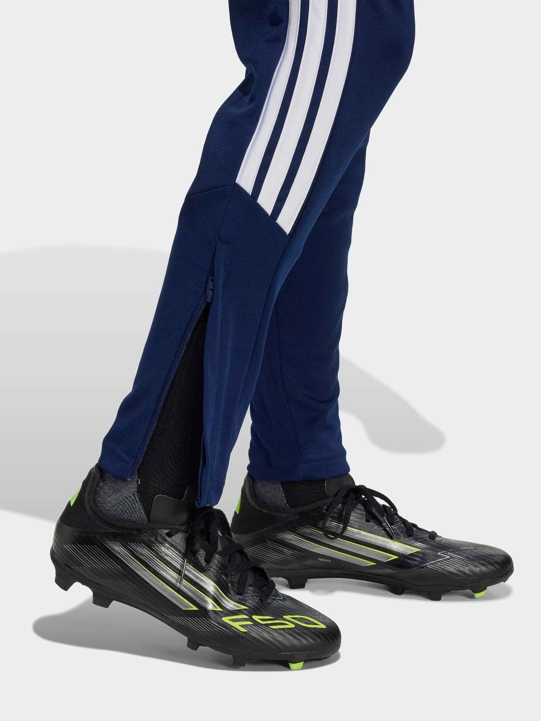 Comprar Azul - Calça de treino adidas Tiro 26 League from Next Brazil