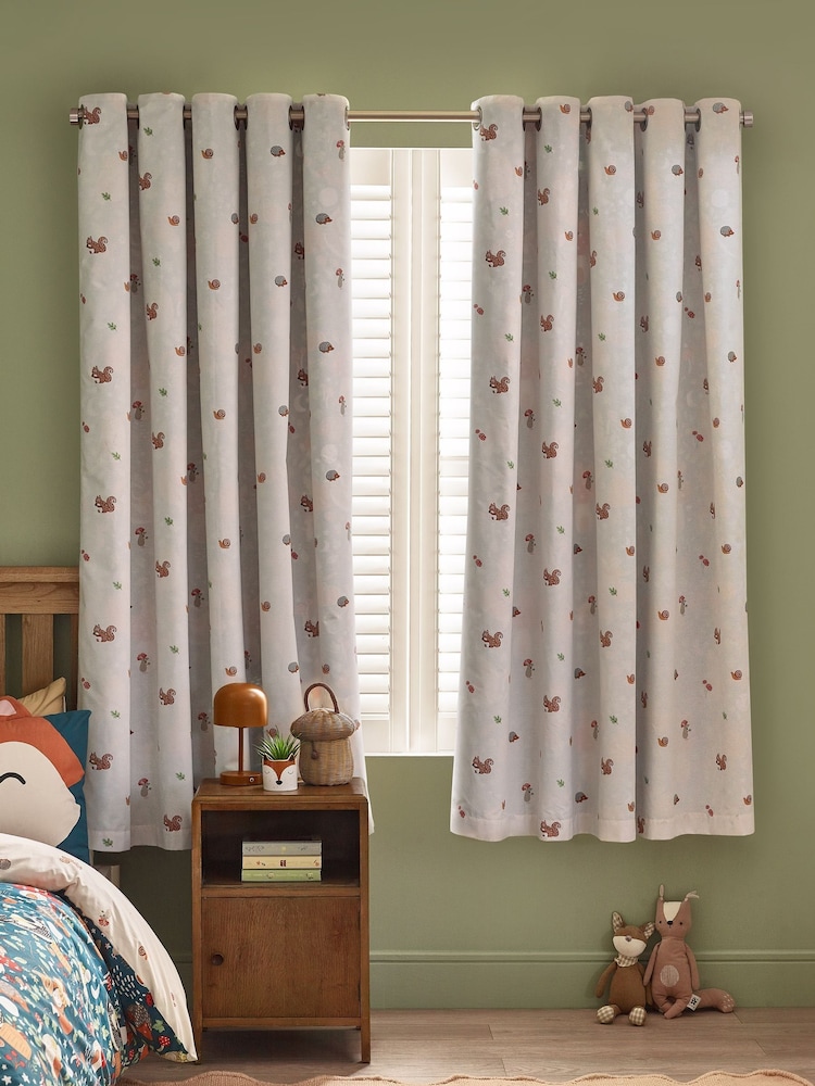 Catherine Lansfield Green Fox and Woodland Friends Eyelet Curtains - Image 4 of 4