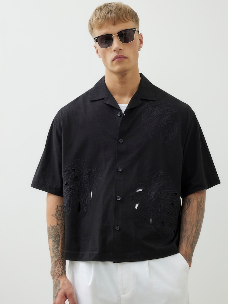 Camisa River Island Regular fit com recorte na palma da mão - Imagem 2 de 4