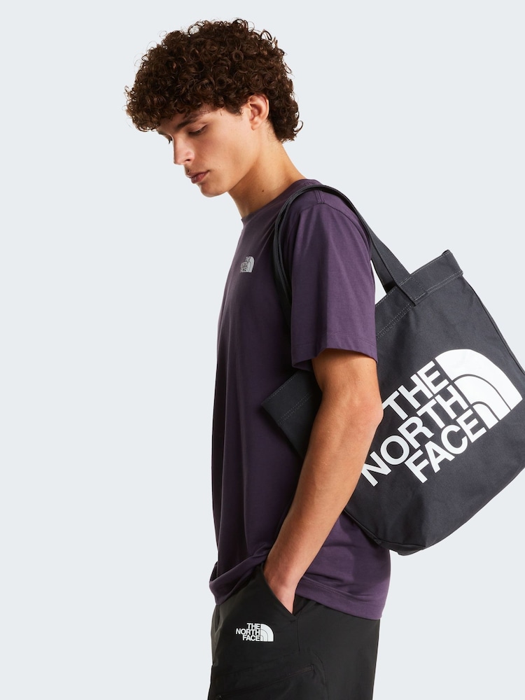 رمادي - حقيبة نسائية كبيرة من The North Face - صورة 5 من 5