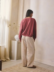 أحمر - Sweatshirt and Textured Bottoms Pyjamas - صورة 4 من 5