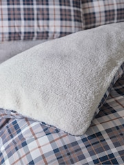 Catherine Lansfield Cosy Sherpa Check Duvet Cover Set - صورة 3 من 4