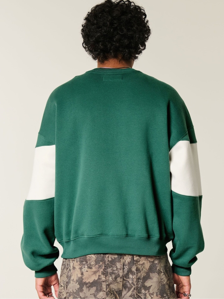 Hollister Green Baggy Destination Graphic Print Cinched Bottom Sweatshirt - Image 2 of 4