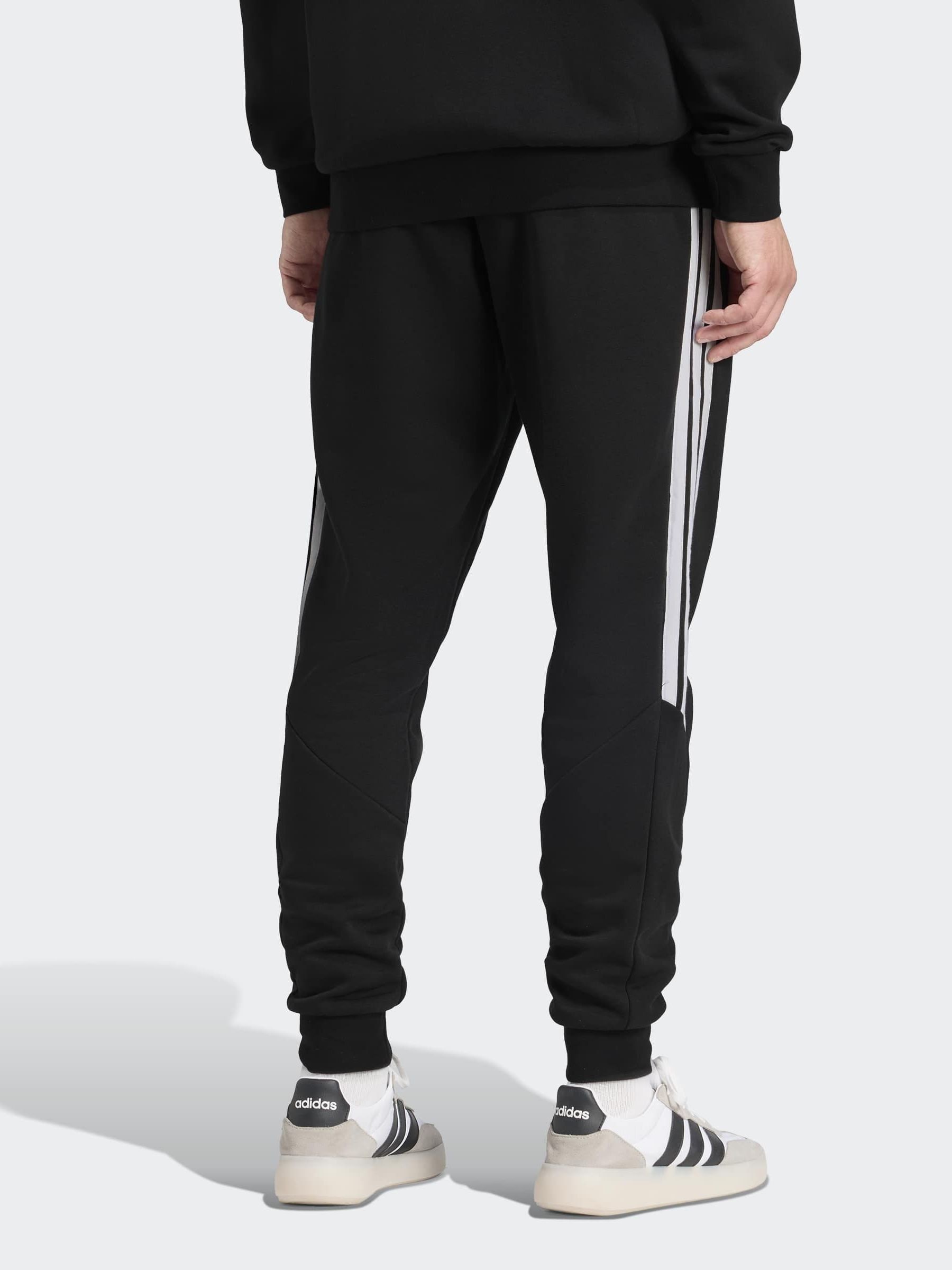 Cumpără Negru - Pantaloni sport Adidas Tiro 26 from Next Romania
