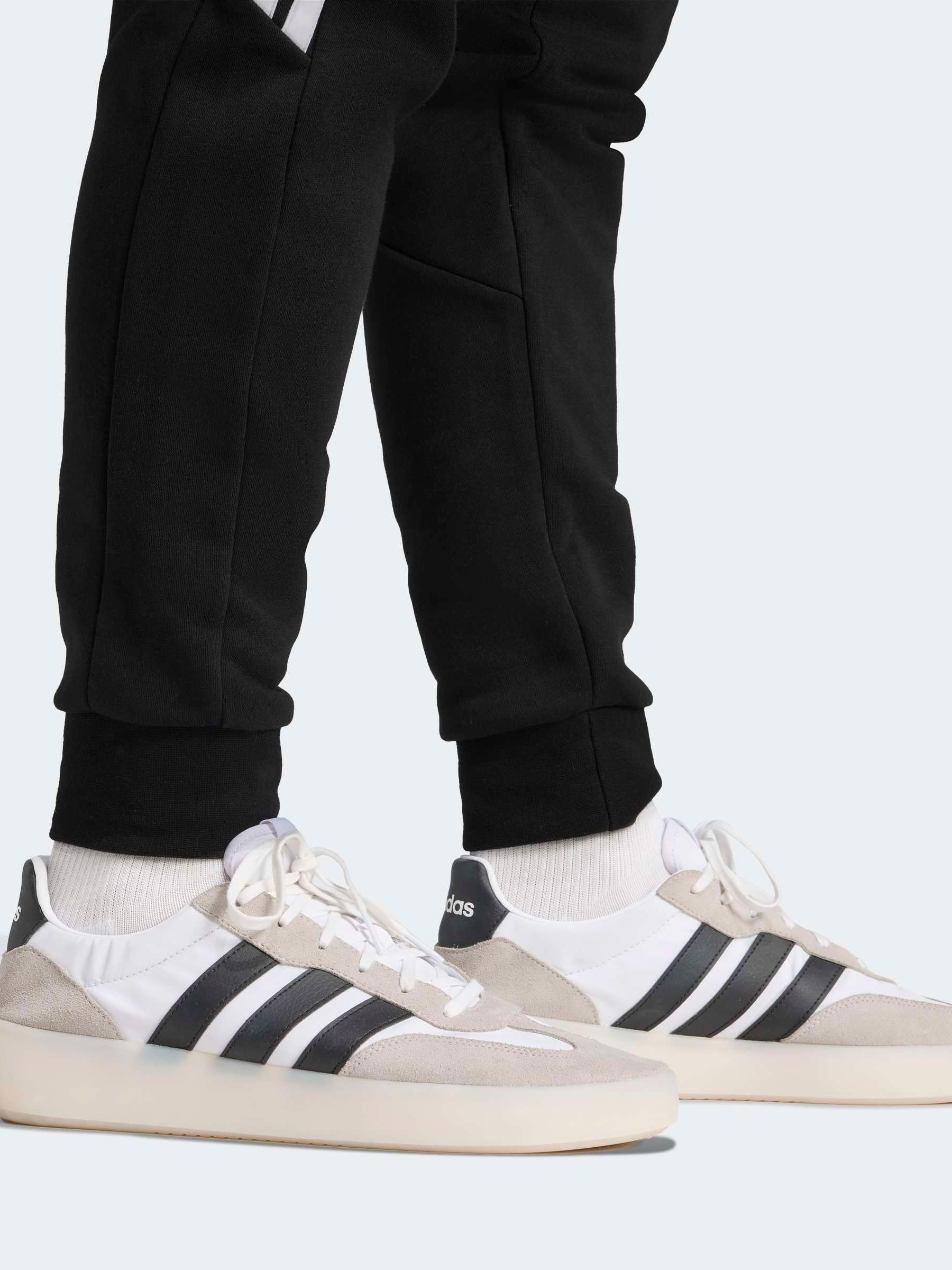 Cumpără Negru - Pantaloni sport Adidas Tiro 26 from Next Romania
