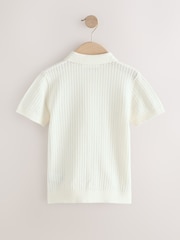 לבן - חולצת פולו מכופתרת סרוגה (גיל 3 עד 16) - תמונה 2 מתוך 5