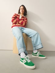 أخضر - حذاء رياضي برباط من الجلد السويد مخطط جانبي من Forever Comfort - صورة 3 من 9