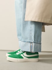 أخضر - حذاء رياضي برباط من الجلد السويد مخطط جانبي من Forever Comfort - صورة 5 من 9