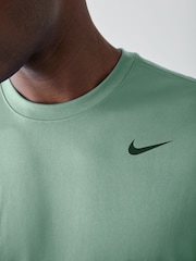 Seledynowy - Nike Dri-FIT Flex Performance T-Shirt - Obraz 4 z 4