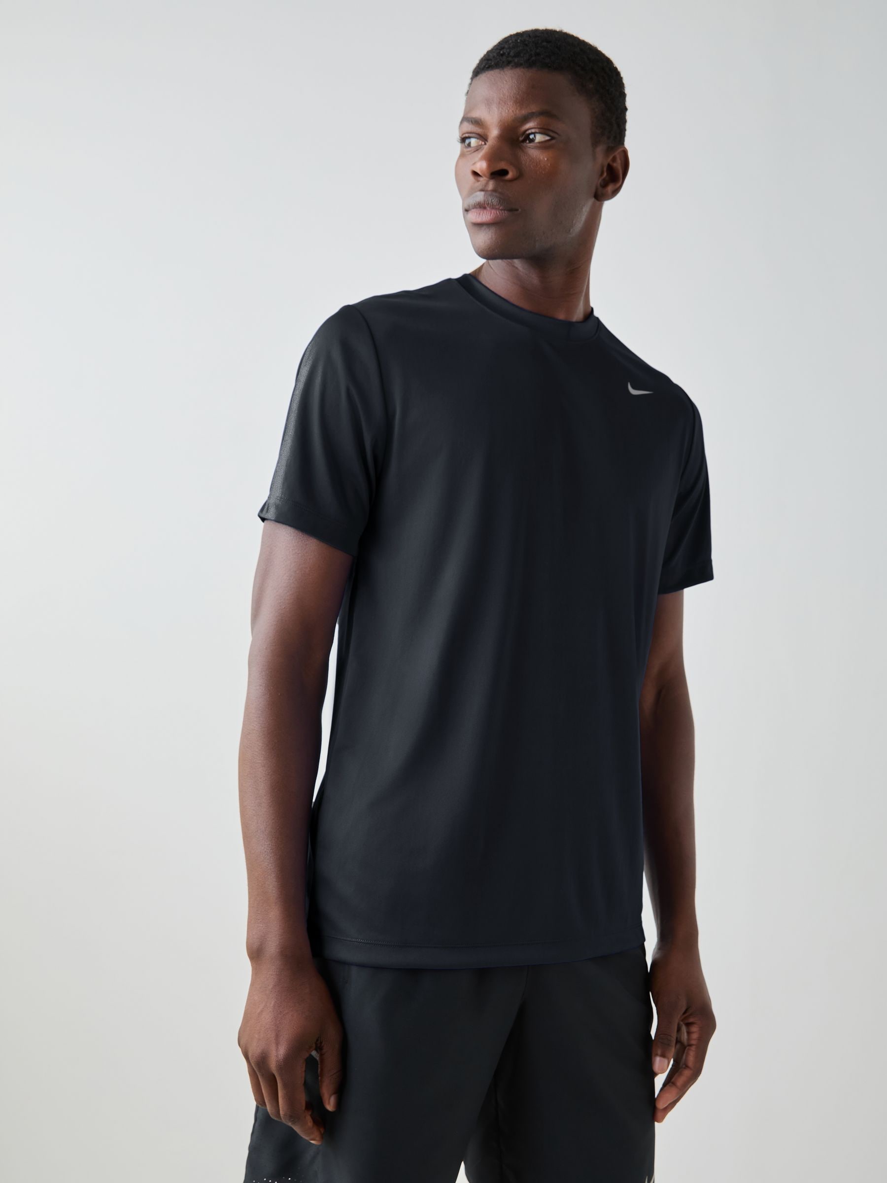 Next：日本 ブルー - Nike Dri-FIT Flex 機能性 Tシャツ from Next Japan