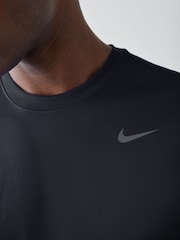 Niebieski - Nike Dri-FIT Flex Performance T-Shirt - Obraz 4 z 4
