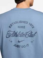 Nike Athletic Club Back Graphic T-Shirt - תמונה 3 מתוך 3