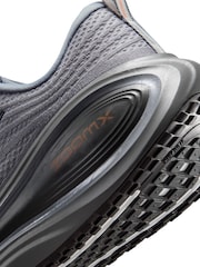 Naranja/gris - Zapatillas de running Vomero Plus de Nike - Imagen 11 de 11