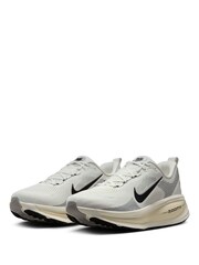 Nike White Vomero 18 Running Trainers - Image 3 of 5