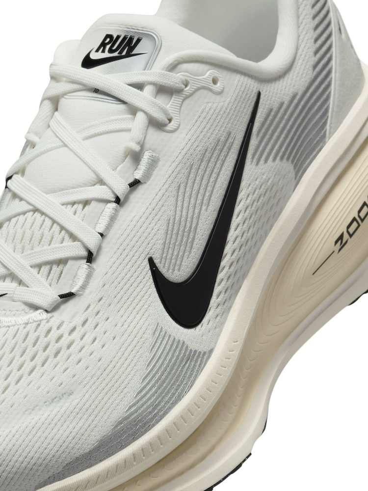 Nike White Vomero 18 Running Trainers - Image 6 of 6 Nike White Vomero 18 Running Trainers - Image 6 of 6
