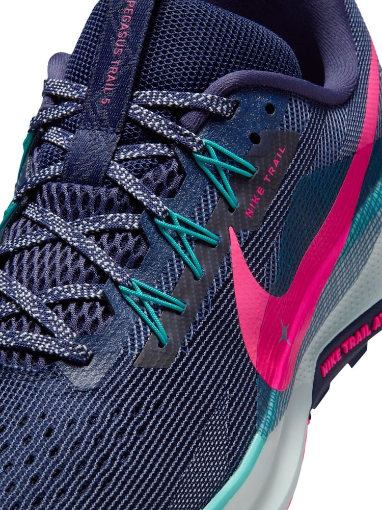 Nike Black/White Pegasus Trail 5 Running Trainers - Image 11 of 11