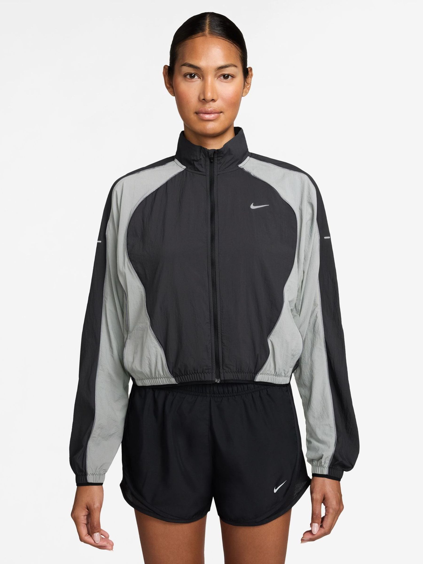 Next：日本 ブラック - Nike Swift UVカット加工 ランニングジャケット