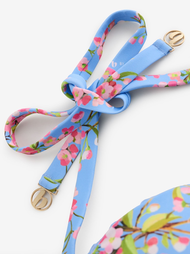 Μπικίνι τοπ με μπανέλα B by Ted Baker σε μπλε φλοράλ απόχρωση DD+ - Εικόνα 10 από 10