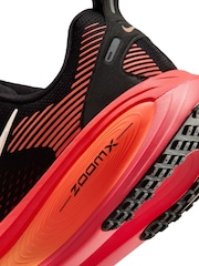 Lava Schwarz - Nike Vomero 18 Laufschuhe für die Straße - Bild 11 von 11