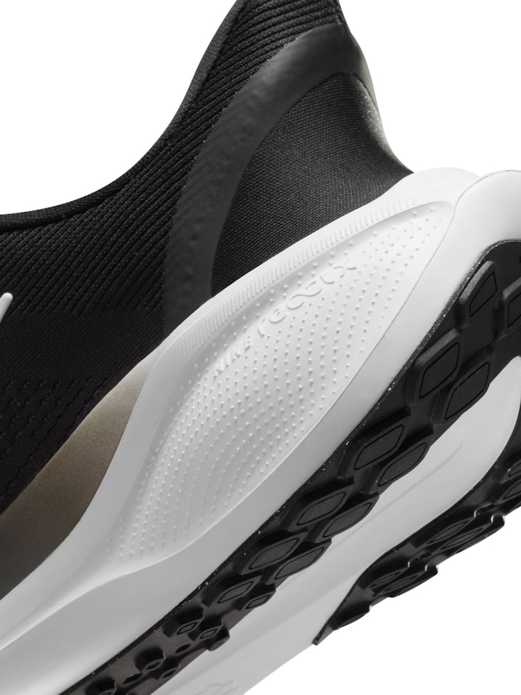 Nike Black Pegasus Easy On Trainers - Image 12 of 12