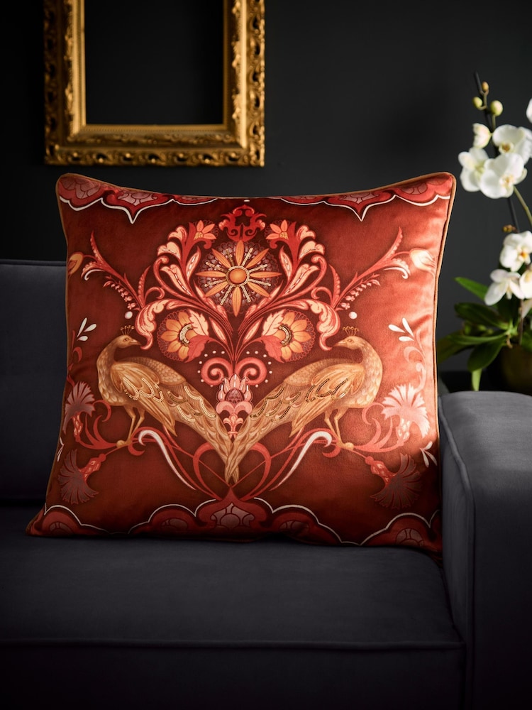 Laurence Llewelyn-Bowen Veritas Velvet Filled Cushion - صورة 1 من 3
