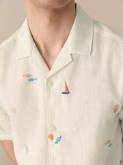 White Conversational - Camisa de manga curta estampada - Imagem 4 de 7