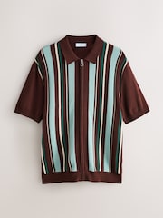 أحمر عنابي - قميص بولو محبوك مخطّط بسحَّاب كامل وكُم قصير بتلبيس قياسي - Image 6 of 8