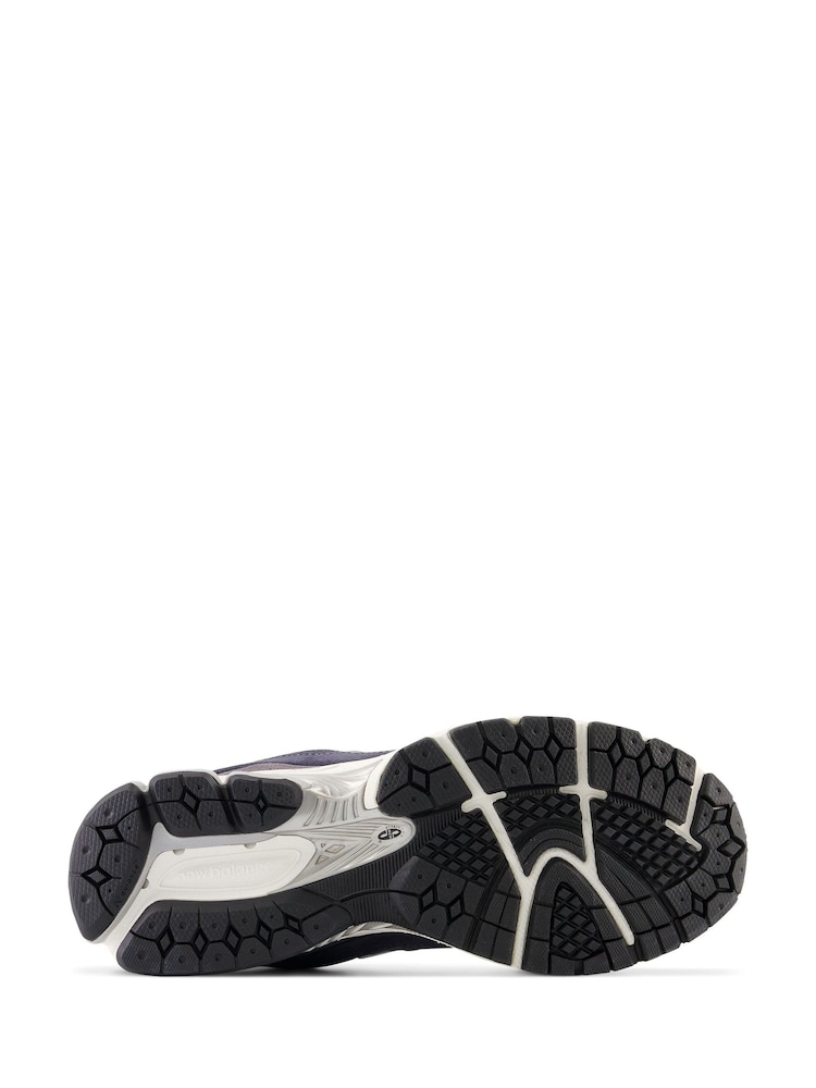 New Balance Navy 2002 Trainers - Image 10 of 10