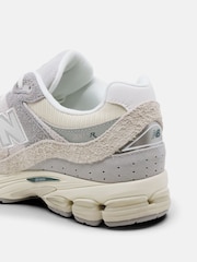 New Balance Grey/Ecru 2002 Trainers - Image 7 of 8