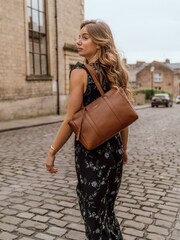 Pure Luxuries London Olney Leather Brown Handbag - Image 10 of 10