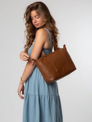 Pure Luxuries London Alcester Leather Brown Tote Bag - Image 7 of 10