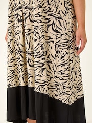 Roman Black Curve Animal Print V-Neck Midi Dress - Image 5 of 5