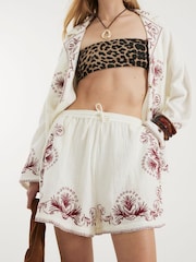 River Island Cream Linen Blend Embroidered Shorts - Image 3 of 4