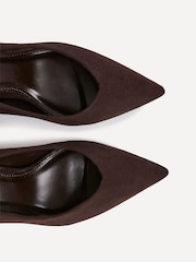 Linzi Brown Classic V-Cut Vamp Court Shoes - Image 5 of 5