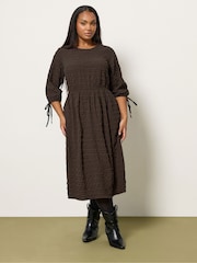 Castanho - Yours Curve 3/4 Tie Sleeve Midaxi Dress - Imagem 1 de 5