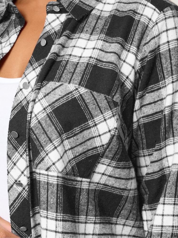 Camisa xadrez Yours Curve Boyfriend - Imagem 4 de 4