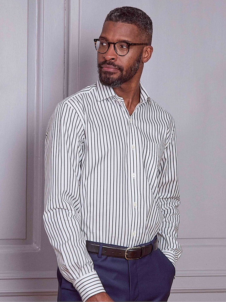 أبيض - Savile Row Company Blue Single Cuff Striped Classic Fit Cotton Poplin Formal Shirt - صورة 2 من 4
