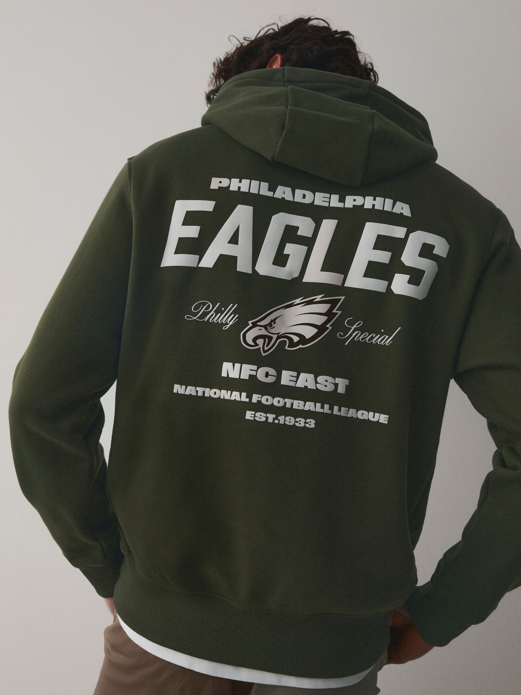 【新品未使用タグ付き】NFL PHILADELPHIA EAGLES パーカー Buy Khaki Green NFL Philadelphia Eagles Graphic License Hoodie