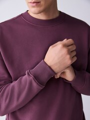 Berry Red - Ajuste regular - Moletom de gola redonda em algodão pesado - Imagem 5 de 8