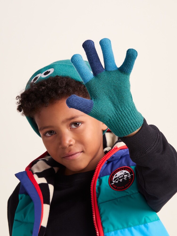 Tog 24 Green Kids Adal Shaun The Sheep Knit Gloves - Image 2 of 4 Tog 24 Green Kids Adal Shaun The Sheep Knit Gloves - Image 2 of 4